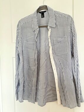White House Black Market White and Navy Striped Shirt
